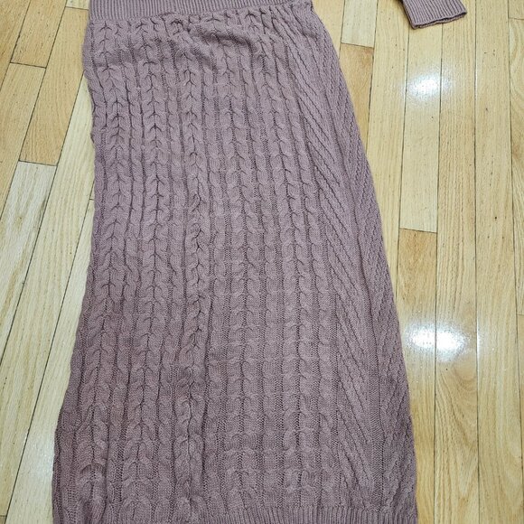 2 piece knitted coord set skirt and cropped baggy top - Picture 5 of 5